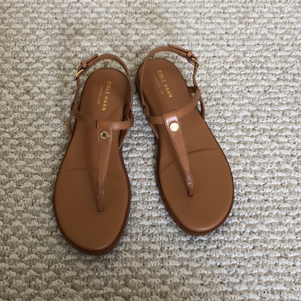 Cole Haan Flora 360 Grand T-Strap Thong Sandals 6